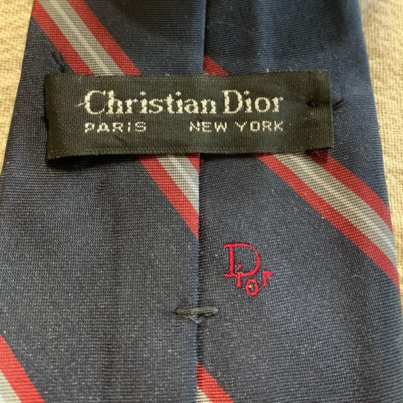Dior tie. - Picture 5 of 6